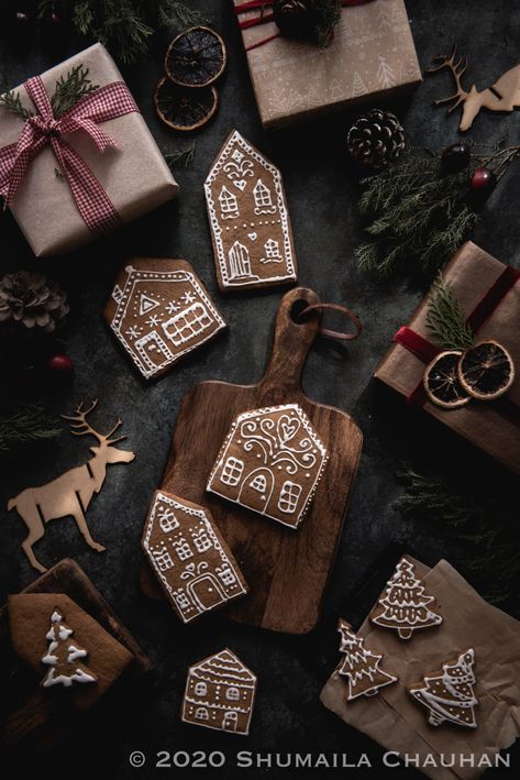 Gingerbread House Cookie Recipe, Cookie Houses, Homemade Gingerbread Cookies, Beeswax Paper, Ginger Cookies Christmas, Homemade Gingerbread House, Gingerbread Cookies Recipe, Gingerbread Cookie Dough, Gingerbread House Template