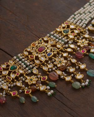 Strings Of Pearls, Rajputi Jewellery, Inexpensive Jewelry, Antique Necklaces Design, Choker Necklace Designs, Bridal Jewellery Design, Antique Jewellery Designs, Pearl Necklace Designs, Indian Jewellery Design Earrings