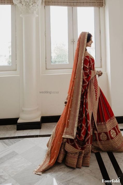 Red Sabyasachi Lehenga, Carla Dennis, Arjun Kanungo, Beautiful Wedding Pictures, Best Indian Wedding Dresses, Latest Bridal Lehenga, Bridal Dupatta, Sabyasachi Lehenga, Indian Outfits Lehenga