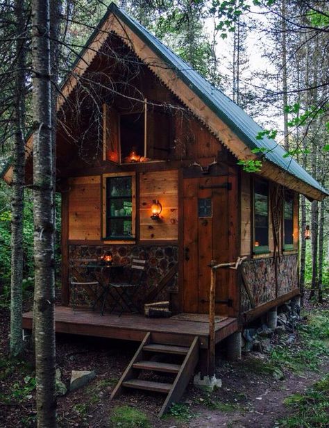 Rustic Tiny House, Wohne Im Tiny House, Little Cabin In The Woods, Wooden Cabin, Wood Exterior, Tiny Cabins, Home Wood, Cabin Living, Little Cabin