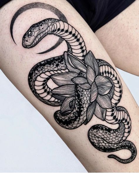 215+ King Cobra Tattoo Ideas (2023) - TattoosBoyGirl King Cobra Tattoo, Cobra Tattoo, Serpent Tattoo, Petit Tattoo, Dibujos Tattoo, Snake Tattoo Design, Medusa Tattoo, Halloween Tattoo, Snake Tattoo