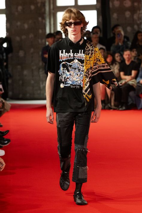 Junya Watanabe Spring 2025 Men's Runway, Fashion Show & Collection Review [PHOTOS] Paris Fashion Week Men, Paris Fashion Week Runway, Show Collection, Latest Design Trends, Junya Watanabe, June 2024, Fashion Show Collection, Men's Collection, Paris Fashion