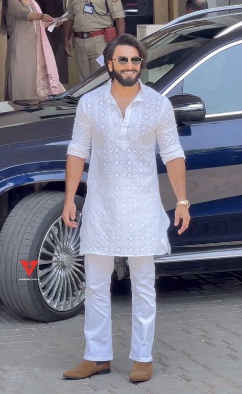 Formals For Wedding Men, Kurta Pajama For Men Wedding, White Kurta Designs For Men, Kurta Pajama Design For Men, White Kurta Pajama Men, Kurta Pajama Men Wedding, White Kurta Men, Pajama Design, Pajama Men