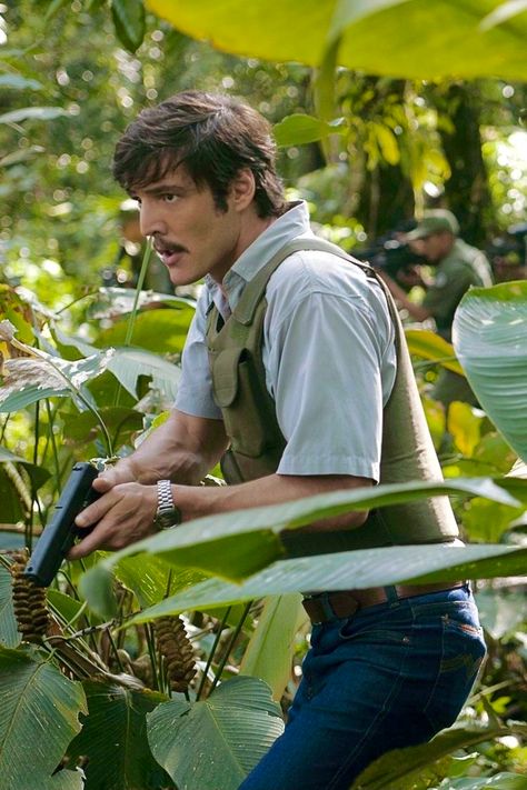 Tac Vest, Pedro Pascal Narcos, Don Pedro, Penn Badgley, Hugh Dancy, Mads Mikkelsen, Christian Bale, Pedro Pascal, Damon Salvatore