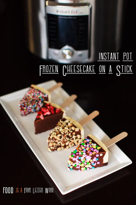 Cheesecake On A Stick Recipe, Cheesecake On A Stick, Cheesecake Recipes Easy, Vanilla Cheesecake Recipes, Frozen Cheesecake, Food On Sticks, Zucchini Cake, Freeze Dried Strawberries, Dried Strawberries