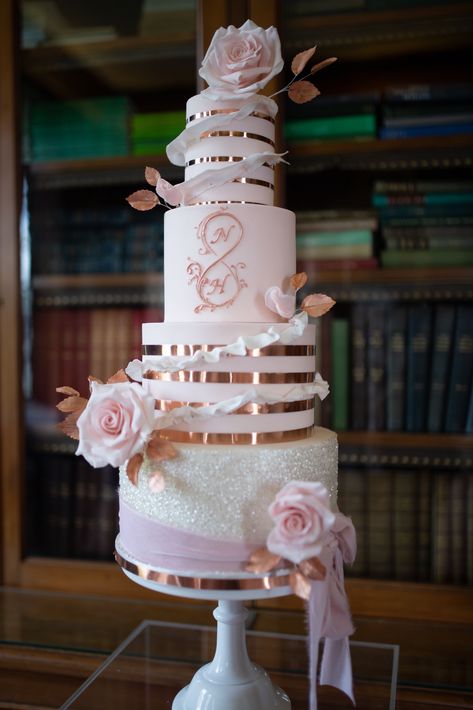 We love this stunning blush pink and rose gold wedding cake made by Baking Beautiful Kent! See more from this styled shoot on the Guides for Brides. #weddingcake #blushpinkwedding #rosegoldwedding #weddingideas #weddinginspiration Pink And Rose Gold Wedding, Rose Gold Wedding Cake, 15 Cake, Quince Cakes, Unfrosted Cake, Quince Cake, Rose Gold Wedding Cakes, Brides Cake, 50th Bday