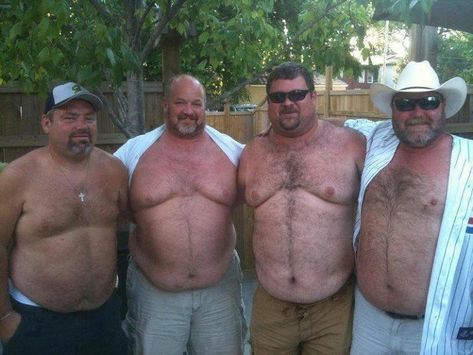 Vieux Couples, Chubby Guy, Chubby Men, Handsome Older Men, Scruffy Men, Big Men Fashion, Beefy Men, Bear Men, Big Guys