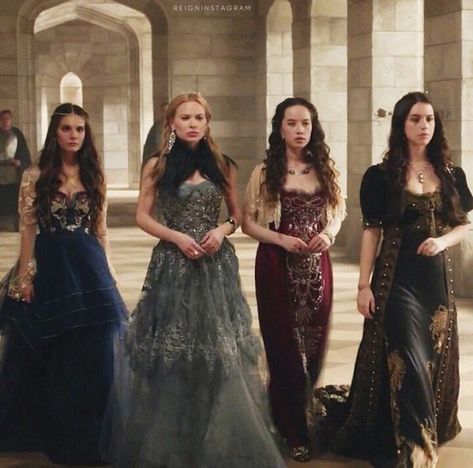 Reign Tv Show, Marie Stuart, Reign Mary, Reign Fashion, Reign Dresses, Trendy Jewerly, Adelaide Kane, Mary Queen Of Scots, Couture Mode