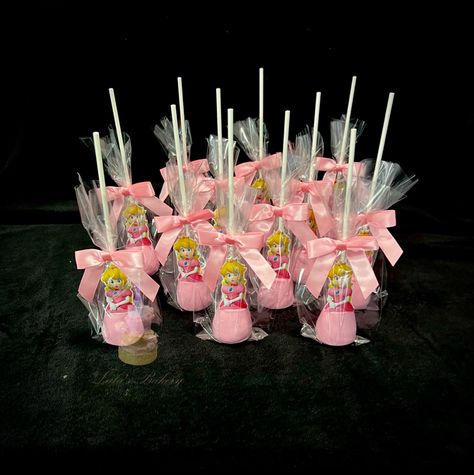 Cakepops Princess Peach Pretzel Rods, Princess Peach Dessert, Princess Peach Treats, Peach Party Decorations, Princess Peach Party, Peach Birthday, Super Mario Bros Birthday Party, Mario Bros Birthday, Peach Party