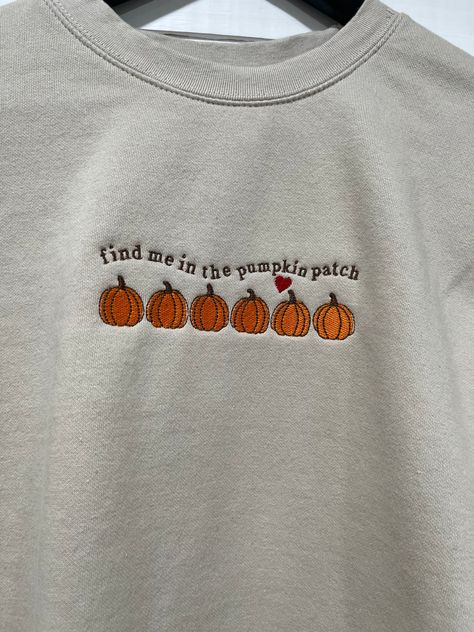 For all of you out there who love your pumpkin spice. Get ready for the holidays with this adorable embroidered sweatshirt. Ivory blend sweatshirt is made of 65% cotton and 35% polyester. All embroidery is custom made to your order. Please allow 5-7 business days to ship. Pumpkin Patch Sweatshirt, Fall Sweater Cricut, Embroidered Pumpkin Sweatshirt, Iron On Patch Sweatshirt Ideas, Fall Sweatshirt Vinyl, Fall Embroidered Sweatshirts, Cricut Sweaters, Fall Sweatshirt Ideas, Halloween Embroidery Shirts