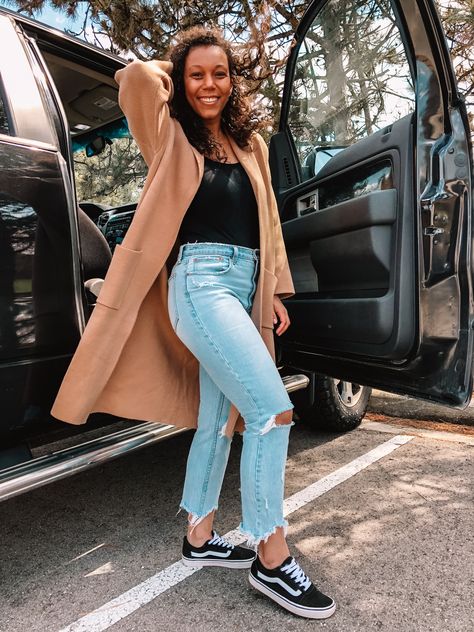 Coat Cardigan Outfit, Tan Vans Outfit, Camel Cardigan Outfit, Platform Vans Outfit, Paris Outfits Spring, Duster Outfit, Long Camel Coat, Coat 2020, Layering Sweater