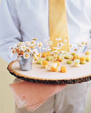 DIY 10 Pretty Party Food Picks - Decorative toothpicks (or food picks, rather, if we're being precise) are a fun and easy way to perk up party appetizers. You can DIY these pretty picks—think ribbons and decorative tape—or, if you're not the crafty kind, you can also buy them. They can be practical or simply decorative - you pick! Or, er, they pick. You get the idea. Daisy Baby Shower, Babyshower Party, Daisy Top, Daisy Party, Garden Bridal Showers, Food Picks, Festa Party, Pretty Party, Martha Stewart Weddings