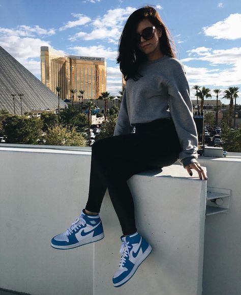 Find your size in the Nike Air Jordan 1 Retro High OG "UNC" at kickbackzny.com. Outfits To Wear With Jordan 1s, Air Jordan 1 Outfit Women, Air Jordan Outfit, Outfits Aesthetic Grunge, Outfits With Air Force Ones, Outfits With Jordan 1s Fashion Styles, Jordan 1 Outfit Women, Jordan 1 Outfit, Air Jordan 1 Outfit