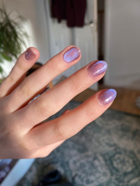 Short Nails Shimmer, Purple Glass Nails, Cat Eye Nails Square, Lavender Cat Eye Nails, Labradorite Nails, Cat Eye Short Nails, Cat Eye Nails Purple, Purple Iridescent Nails, Purple Cat Eye Nails