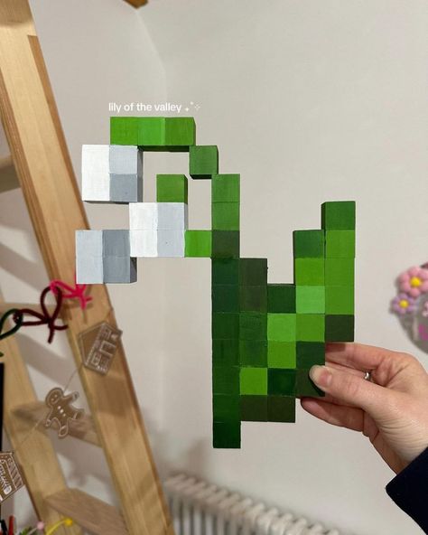 Minecraft Flower Lily Of The Valley, Lily Of The Valley Minecraft Grid, Minecraft Flower Room Decor, Grid Painting Canvases, Wood Cube Crafts Minecraft, Minecraft Block Flower, Minecraft Wooden Block Crafts Flowers, Lily Of The Valley Craft, Wooden Minecraft Flower