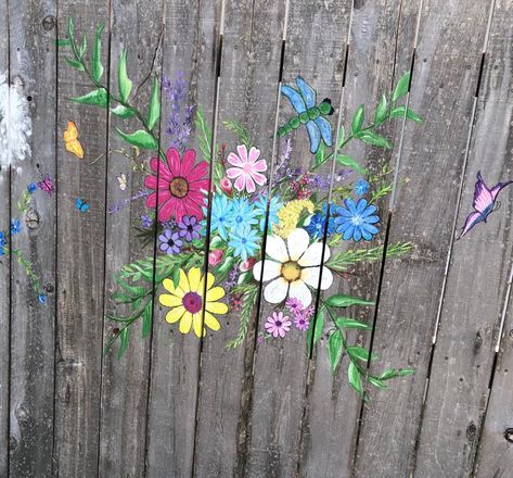 Painted Fences Ideas Backyards, Paint Fence Ideas Backyards, Fence Painting Ideas, Painted Gates, Fence Murals, Garden Murals, Garden Fence Paint, Floral Murals, Paint Doors