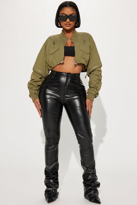 Marilyn Melo, Olive Fashion, Olive Jacket, 2024 Fashion, Cropped Jacket, Zipper Detail, Knit Collar, Crop Jacket, Collar And Cuff