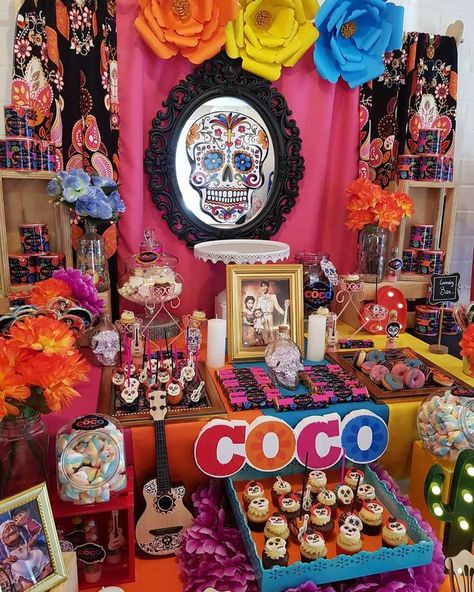 Carolina V's Birthday / Coco - Photo Gallery at Catch My Party Coco Birthday Party Ideas, Coco Birthday Party, Coco Birthday, Coco Disney, Mexican Birthday Parties, Disney Coco, Fiesta Birthday Party, Mexican Birthday, Fiesta Theme Party