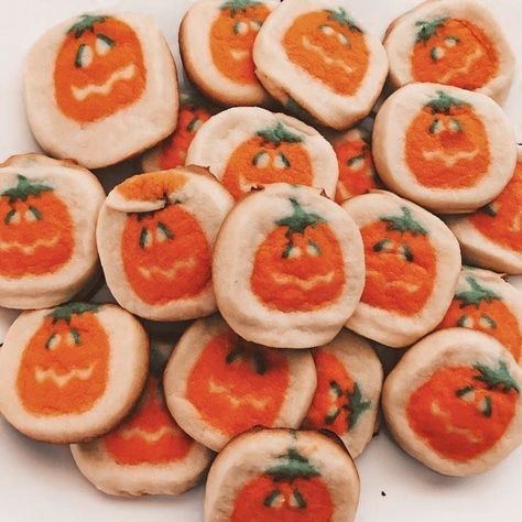 Pillsbury Halloween Cookies, Cute Fall Wallpaper, Fall Halloween Decor, Fall Feels, Pumpkin Cookies, Fall Pictures, Halloween Cookies, Fete Halloween, Fall Favorites