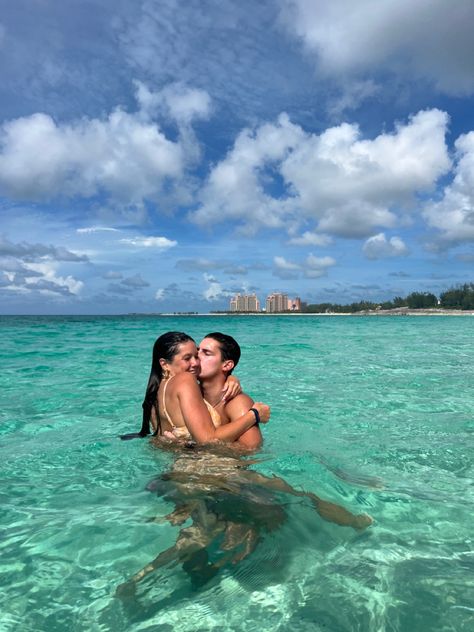 Aesthetic Romantic Couple, Couple Vacation Pictures, Couple Beach Poses, Romantic Beach Couple, Couples Vacation Photos, Beach Couple Poses, Beach Pictures Inspo, Bahamas Pictures, Cruise Photography