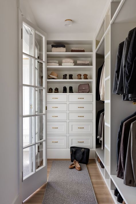 Mount Baker Dutch Colonial – K & L Interiors Wardrobe Carpentry, L Shaped Closet, Dutch Colonial Homes Interior, Dreamy Closets, Primary Closet, Transitional Closet, Master Closets, Closet Organisation, Master Bath And Closet