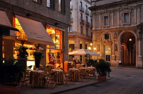 Sidewalk Cafe, Italian Life, Outdoor Cafe, Cozy Cafe, Voyage Europe, Italy Photo, Milan Italy, Laptop Wallpaper, Pretty Places