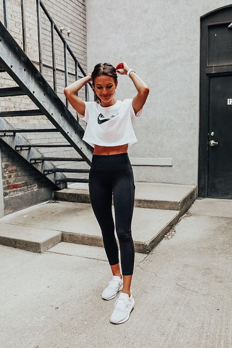 lauren sims nordstrom sale activewear Lauren Kay Sims, Modele Fitness, Working Out Outfits, Cute Workout Outfits, Workout Attire, Activewear Fashion, Nordstrom Anniversary Sale, Gym Style, Athleisure Outfits