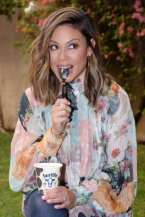 Vanessa Lachey Style, Vanessa Lachey Hair, Balayage Asian, Vanessa Lachey, Ncis Hawaii, Hair Style On Saree, Haircut Images, Longer Pixie Haircut, Haircuts For Medium Length Hair