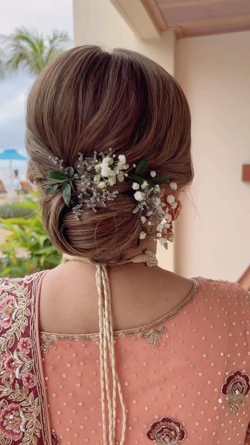 Indian Mom Hairstyles, Bridal Mother Hairstyle Indian, Updo Hairstyles For Indian Wedding, Indian Bride Mother Hairstyle, Hair Bun Styles With Lehnga, Hairdo For Indian Wedding Guest, Mother Of The Bride Hair Indian, Indian Bride Updo Hairstyle, Pithi Hair Styles