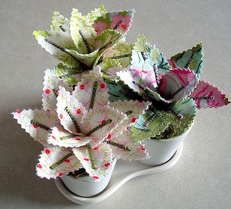 Sweet Mini Fabric Potted Plants - Winter Romance by Jane Joss | da janejoss Fabric Plants, Cactus Craft, Cactus Fabric, Upcycling Projects, Home Floral Arrangements, Upcycle Projects, Fabric Floral, Fabric Art, Diy Flowers