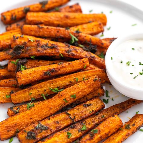 Carrot Fries Carrot Fries Baked, Yummy Fries, Honey Glazed Carrots, Carrot Fries, Avocado Dressing, Fries Recipe, Glazed Carrots, Zucchini Fries, Baby Carrots