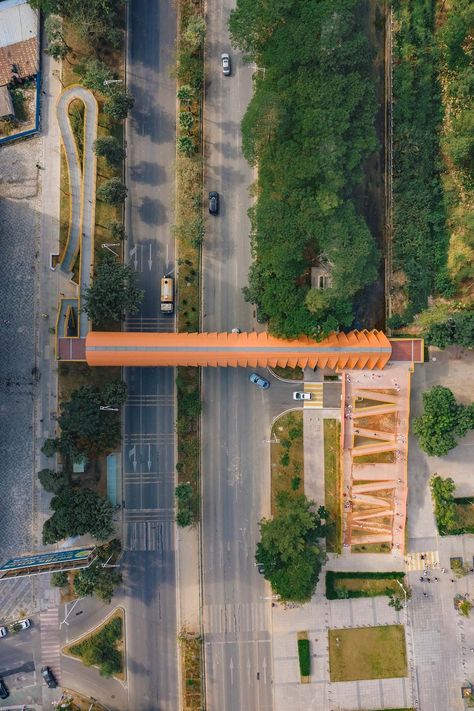 Gallery of Footbridge of Chang’an Experimental Primary School / Zhutao Architecture Design Studio - 6 Landscape Architecture Graphics, Architecture Design Studio, Walkway Design, Campus Design, Pedestrian Street, Architecture Graphics, Architecture Concept Drawings, Parametric Design, Pedestrian Bridge