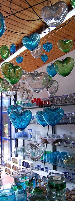 Vidrio soplado. Hecho a mano.                                               Hand blown glass hearts.  Mexico زجاج ملون, Heart In Nature, Glass Hearts, I Love Heart, My Funny Valentine, Gorgeous Glass, Happy Heart, With All My Heart, Heart Soul