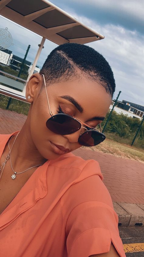 CONTENT BABY on Twitter: "Baby Girl ❤️… " Faded Haircut, Low Cut Hairstyles, Female Haircuts, Short Natural Haircuts, Short Shaved Hairstyles, Shaved Hair Designs, Twa Hairstyles, Tapered Natural Hair, Natural Hair Cuts