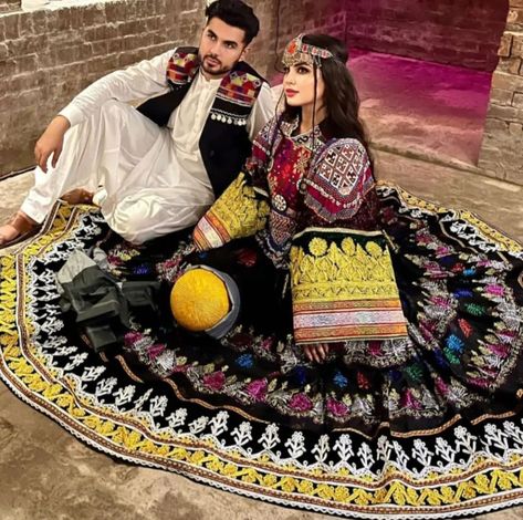 Afghan Couple Clothes, Bridal Afghani Dress, Afghanistan Landscape, Afghan Wedding Dress, Afghanistan Photography, Afghanistan Culture, Afghan Culture, Afghani Dress, Dress Couple