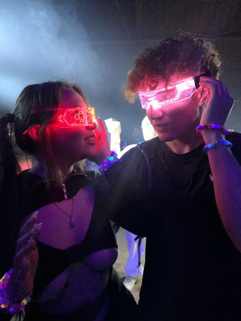 Rave couple, lighting, glow in the dark, sweet, candid, light up glassess, candi,  pigtails,loving, cute, pictures, beyond wonderland, couple goals, rave Couple Rave Outfits, Rave Couple Outfits, Escape Rave, Rave Couple, Men Rave Outfits, Rave Bae, Rave Aesthetic, Couple Photo Ideas, Beyond Wonderland