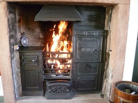 Old Range in use Cooking a Roast in the Oven - at our Cumbrian cottage - http://www.underthethatch.co.uk/cumbrian Antique Wood Stove, Wood Stove Cooking, Old Stove, Cooking A Roast, Wood Stove Fireplace, Vintage Stoves, Antique Stove, Cast Iron Stove, Cooking Stove