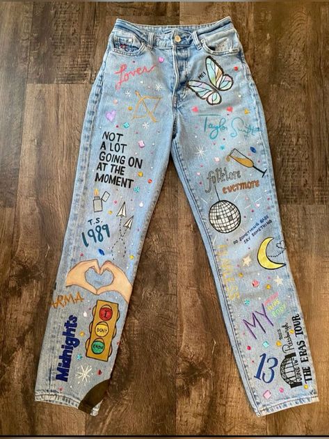 Folklore Outfit Concert, Eras Art Taylor Swift, Taylor Swift Converse Diy, Taylor Swift Clothes Concert, Taylor Swift Diy Jeans, Taylor Swift Themed Birthday Party Activities, Diy Eras Tour Outfit Ideas, Cute Taylor Swift Crafts, Eras Tour Outfits Jeans