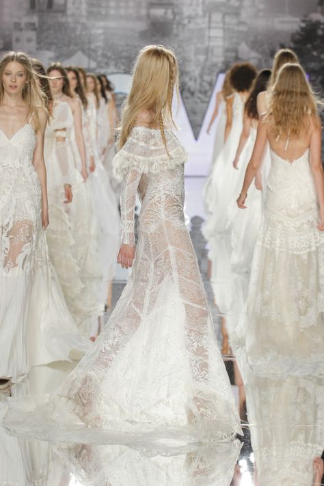 The Sexy & Embellished New Yolan Cris Wedding Dress Collections Yolan Cris Wedding Dress, Alt Bride, Fashion Trend Inspiration, Embellished Wedding Dress, Dreamy Wedding Dress, Trendy Wedding Dresses, Estilo Boho Chic, Bohemian Wedding Dresses, Bridal Fashion Week