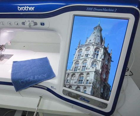 Brother Dream Machine, Fleece Hat Pattern, Embroidering Machine, No Sew Fleece Blanket, Machine Embroidery Tutorials, Fleece Hats, Hand Knit Blanket, Improv Quilting, Sewing Fleece