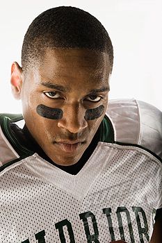 football player with face paint under eyes Football Face Paint Ideas, Halloween Clay Crafts, Room Fall Decor Ideas, Phone Wallpaper Fall, Camouflage Face Paint, Football Makeup, Football Face Paint, Fall Phone Wallpaper, Room Fall Decor