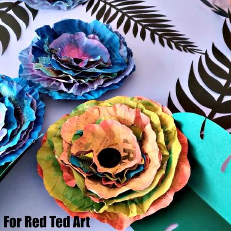 Newspaper Flowers Diy, Newspaper Flowers, Newspaper Crafts Diy, Diy Newspaper, Red Ted Art, Make Paper Flowers, Magazine Crafts, Newspaper Crafts, How To Make Paper Flowers