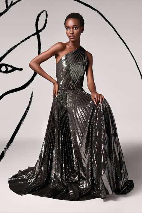 The Italian-made Breanne Sequined One-Shoulder Dress utilizes a meticulous two-step process to achieve its pleated, shimmering finish. Ralph Lauren Fall 2020, Ralph Lauren Fall, Deep V Dress, Ralph Lauren Collection, Looks Chic, Gorgeous Gowns, Inspiration Board, Couture Fashion, Formal Wear