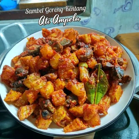 Bahan dan Cara membuat Sambel Goreng Kentang Ati Ampela Ayam https://resepmamiku.com/sambel-goreng-kentang-ati-ampela-ayam-lisna_lisnawati71 Cooking Tutorials, Padang, Food Recipe, Surabaya, Side Dishes, Cooking Recipes, Quick Saves