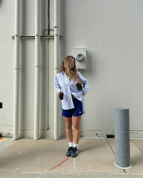 20+ Adidas Shorts Outfits That Will Make You Insta-Famous! 13 Track Shorts Outfit, Adidas Shorts Outfit, Basketball Shorts Outfit, Adidas Shorts Women, Instagram Call, Shorts Outfits Women, Summer Shorts Outfits, Adidas Track Pants, Look Short