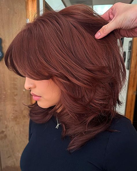 Layered Neutral Copper Brown Hair Red Hair Bob Haircut Shoulder Length, Brown Copper And Blonde Hair, Cooper Hair Color Short Hair, Reddish Brown Hair Short, Auburn Hair With Curtain Bangs, Brown Copper Short Hair, Short Brownish Red Hair, Cherry Brown Hair Short, Short Cherry Brown Hair