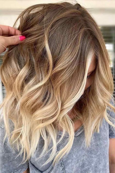 Medium Length Blonde Hair, Dark Blonde Hair Color, Medium Length Hairstyles, Dark Blonde Hair, Brown Blonde Hair, Long Blonde, Hair St, Mid Length Hair, Dark Blonde