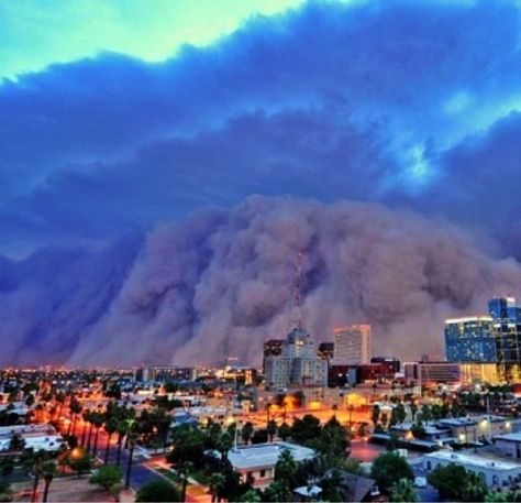 I want to witness a haboob. I've survived West Texas sandstorms, I need to see what makes a haboob so damned special! Photo Voyage, Seni Arab, Matka Natura, Wild Weather, Dust Storm, Downtown Phoenix, Kunst Inspiration, Powerful Images, Natural Phenomena