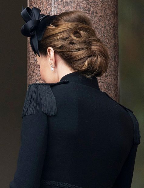 Winslet Kate, Estilo Kate Middleton, Kate Middleton Hair, Sunday Outfit, Hair Evolution, Princesa Kate Middleton, Catherine Walker, Remembrance Sunday, Catherine Duchess Of Cambridge