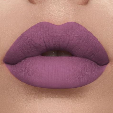 https://www.pinterest.com/khaadidivapakistan Violet Lipstick, Metallic Liquid Lipstick, Flot Makeup, Lipstick Tutorial, Lipstick Designs, Lipstick Kit, Beautiful Lipstick, Batons Matte, Purple Lipstick